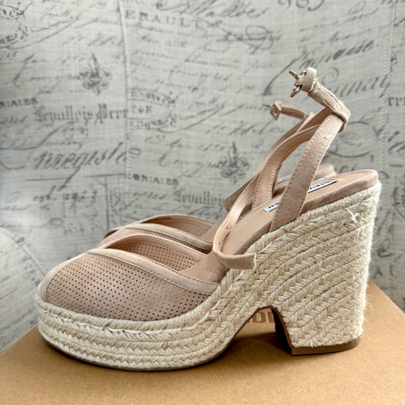 Steve Madden Sydnee Heeled Sandal(Tan Suede) - Picture 5 of 8